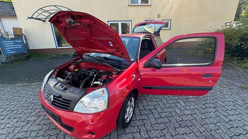 Rot Gebraucht 2011 Renault Clio II Kleinwagen | 499 € (Superpreis) - Bild 1/4
