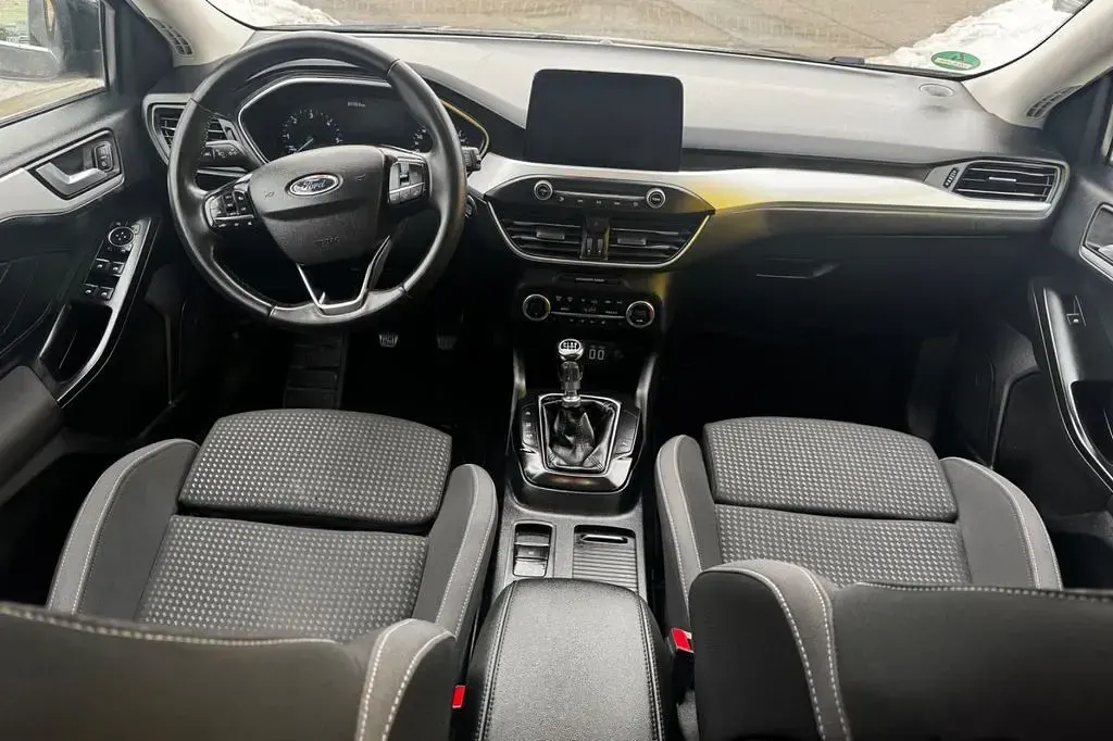 Gebraucht Ford Focus Cool & Connect 120 PS (88 kW) 2021 Schwarz Limousine
