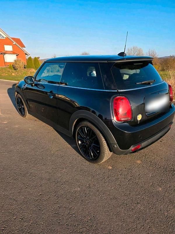 Używany Mini Cooper 135 kW (184 KM) 2021 Czarny Hatchback