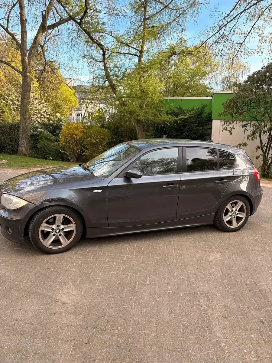 Gebraucht BMW 120 150 PS (110 kW) 2009 Grau Kleinwagen
