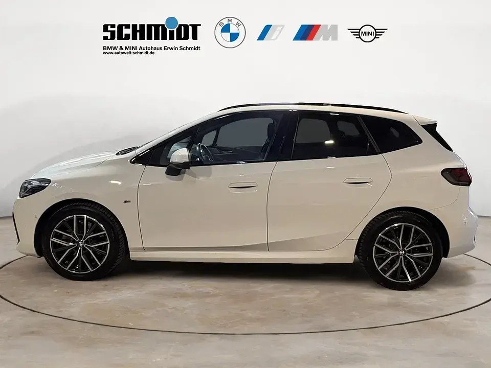 Gebraucht BMW 223 Active Tourer M Sport 211 PS (155 kW) 2024 Alpinweiß Van / Kleinbus
