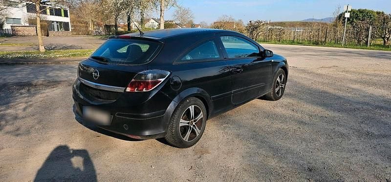 Gebraucht Opel Astra GTC 115 PS (84 kW) 2009 Schwarz Coupé