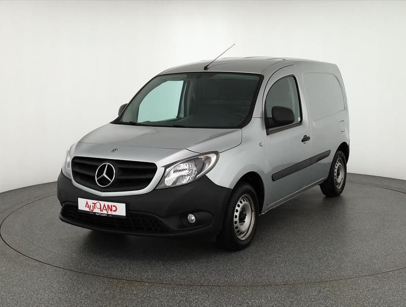 Helvinsilber metallic (metallic) Gebraucht 2020 Mercedes Citan 109 Van | 13.490 € (Fairer Preis) - Bild 1/4