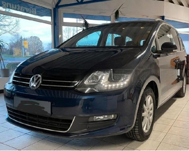 Blau Gebraucht 2017 VW Sharan Van / Kleinbus | 26.000 € (Etwas zu teuer) - Bild 1/4