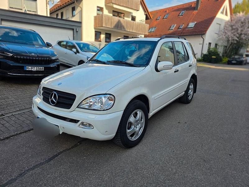 Gebraucht Mercedes ML270 163 PS (119 kW) 2003 Weiß SUV