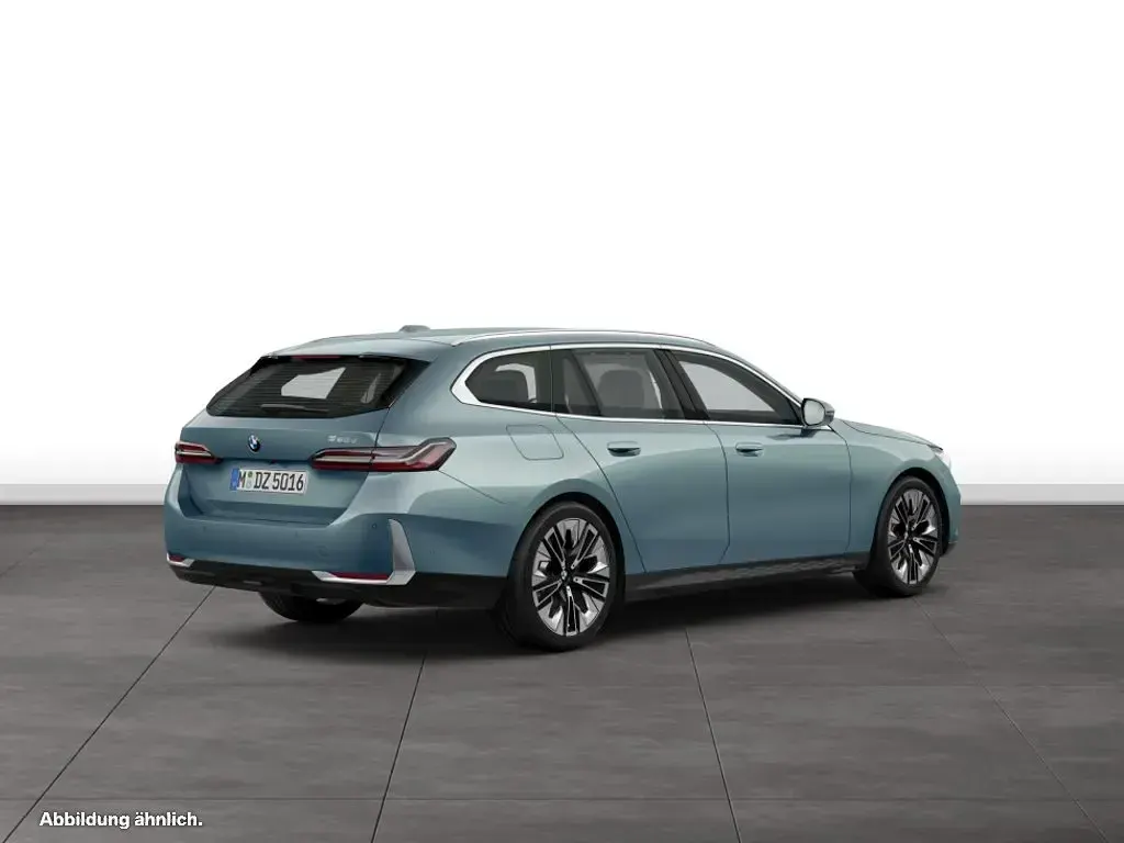 Gebraucht BMW 520 197 PS (144 kW) 2025 Grün Kombi