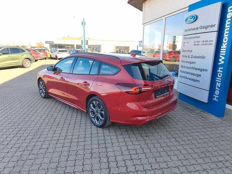 Neu Ford Focus ST-Line X 116 PS (85 kW) 2025 Rot Kombi