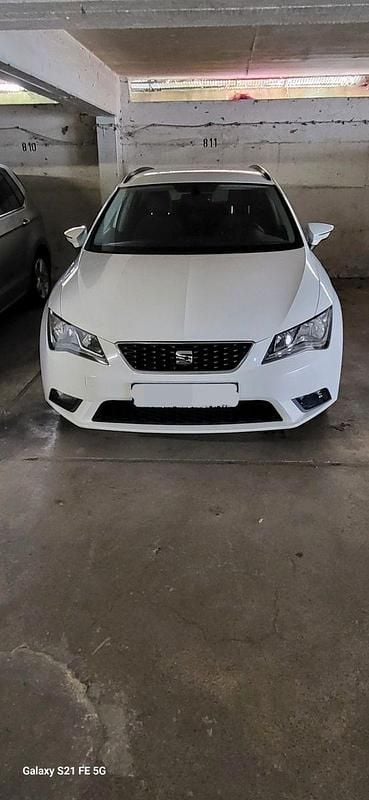 Weiß Gebraucht 2015 Seat Leon ST Style Kombi | 7.400 € (Fairer Preis) - Bild 1/4
