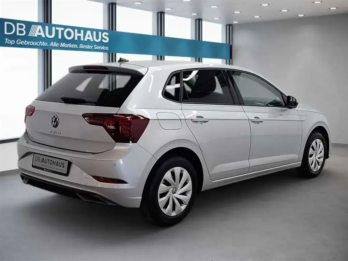 Używany VW Polo Life 95 KM (69 kW) 2024 Srebrny Hatchback
