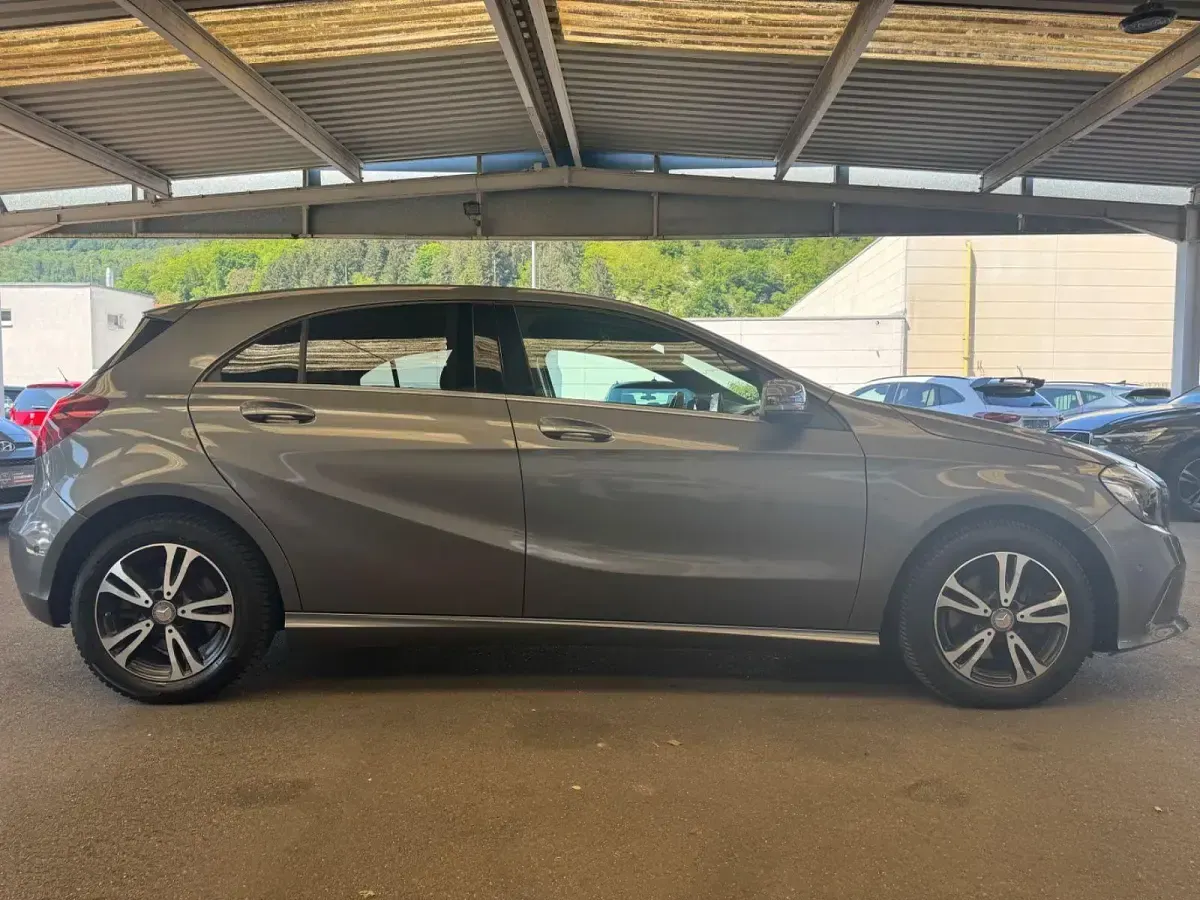 Gebraucht Mercedes A200 136 PS (100 kW) 2016 Grau Kleinwagen