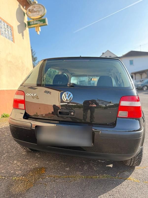 Gebraucht VW Golf IV 75 PS (55 kW) 2003 Schwarz Kleinwagen