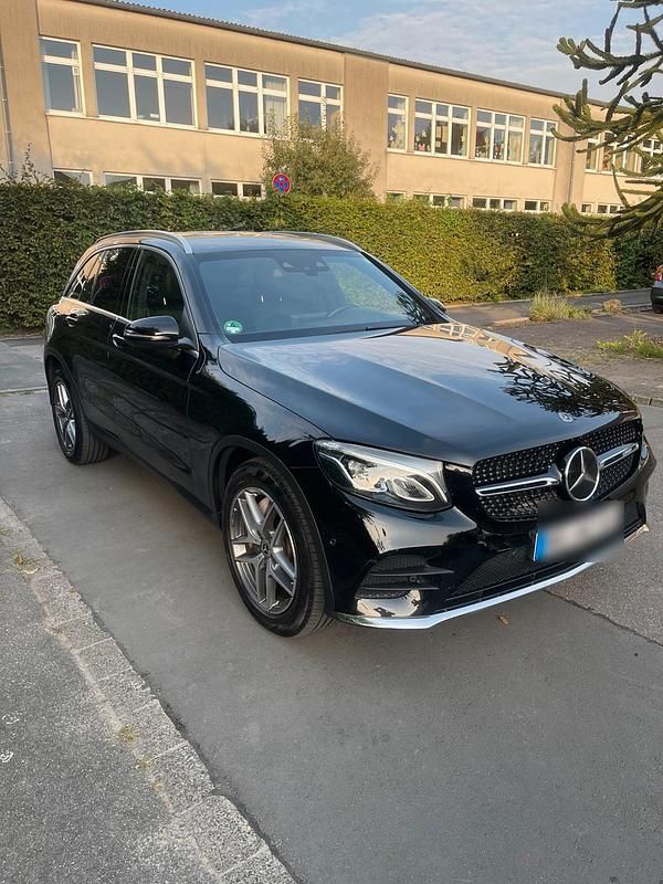 Schwarz Gebraucht 2019 Mercedes GLC250 AMG SUV | 24.490 € (Guter Preis) - Bild 1/4