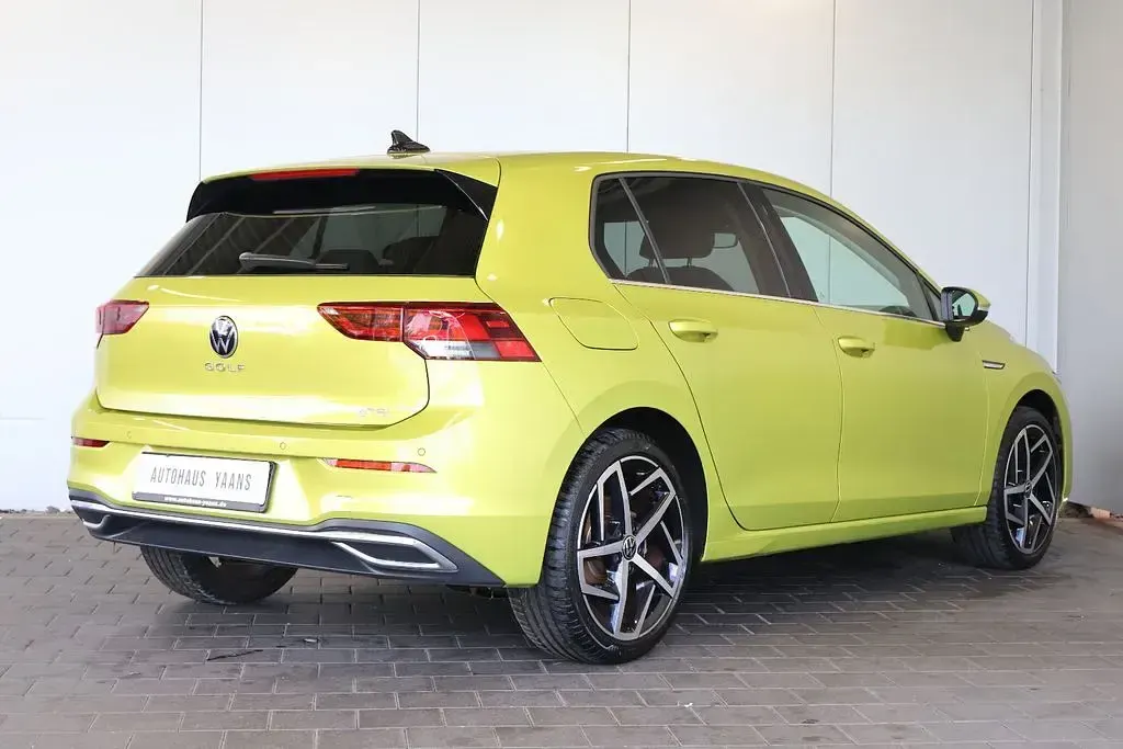 Gebraucht VW Golf VIII Style 150 PS (110 kW) 2022 Gelb Limousine