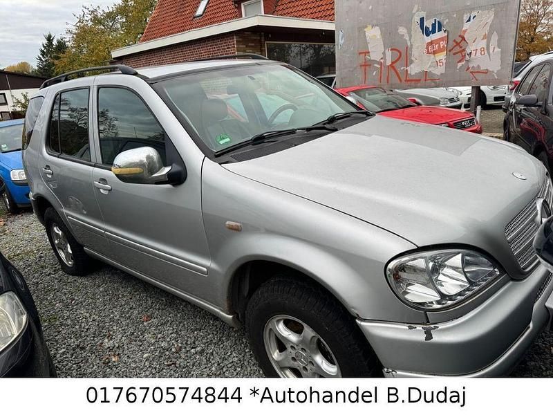 Gebraucht Mercedes ML320 218 PS (160 kW) 1998 Silber SUV