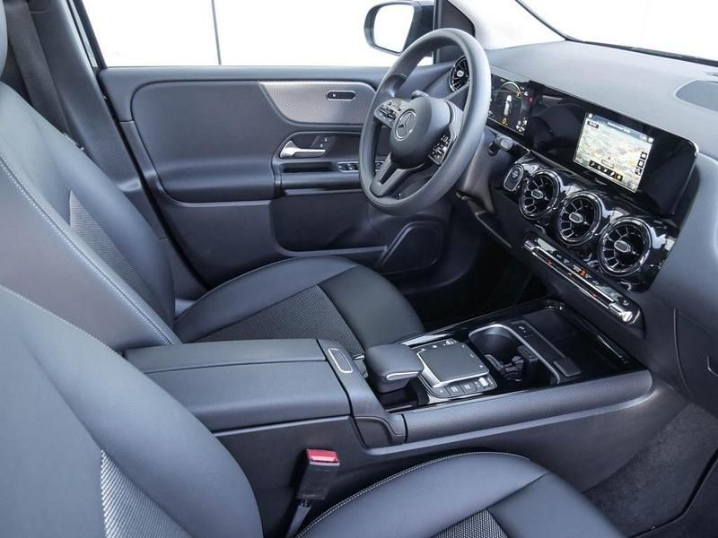 Gebraucht Mercedes E250 160 PS (117 kW) 2022 Schwarz Limousine