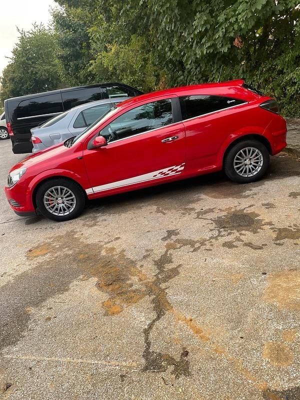 Rot Gebraucht 2009 Opel Astra OPC Coupé | 2.790 € (Fairer Preis) - Bild 1/4