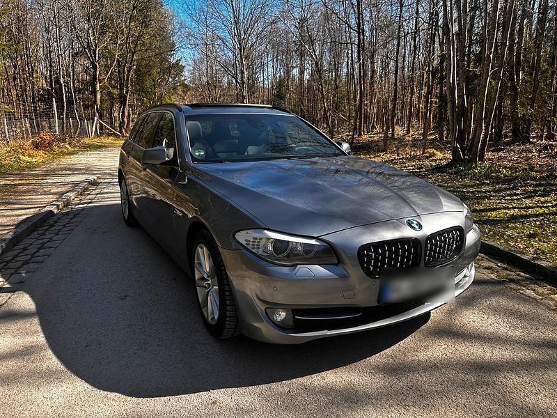 Gebraucht BMW 520 184 PS (135 kW) 2010 Grau Kombi