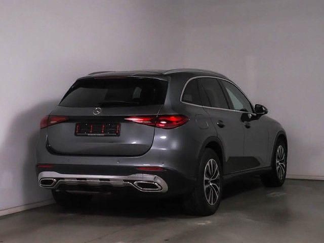Gebraucht Mercedes GLC220 Avantgarde 197 PS (144 kW) 2023 Selenitgraumetallic SUV