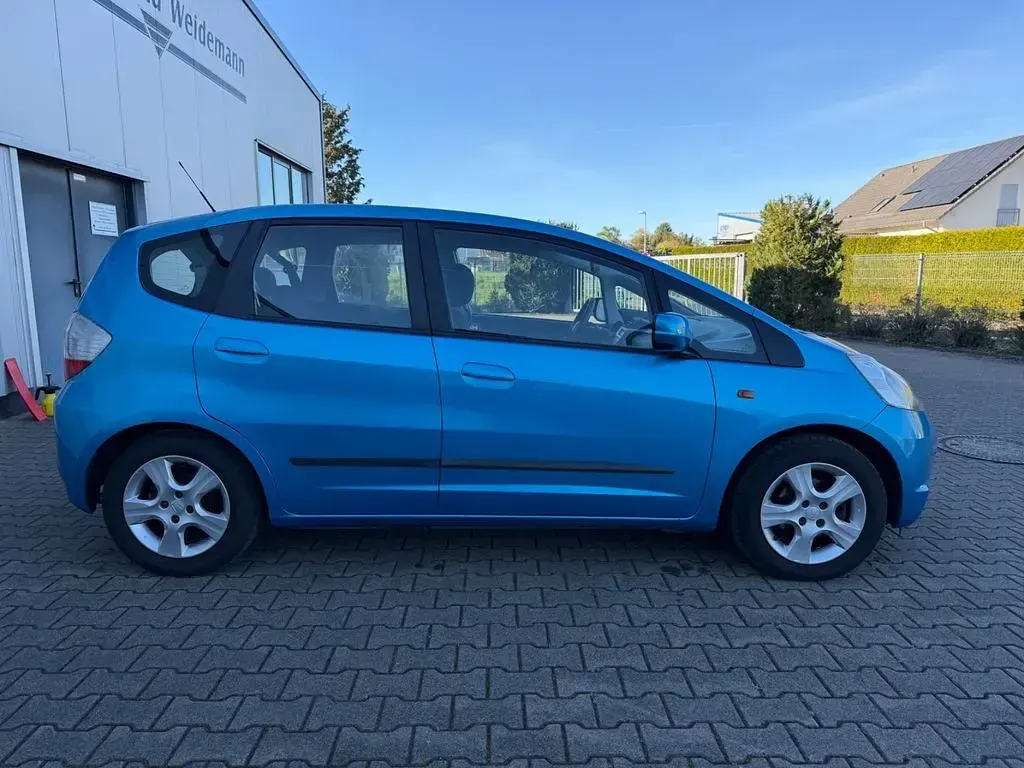 Gebraucht Honda Jazz Trend 90 PS (66 kW) 2010 Blau Kleinwagen
