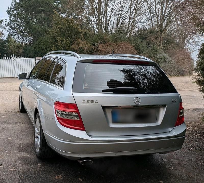 Gebraucht Mercedes 250 204 PS (150 kW) 2010 Silber Kombi