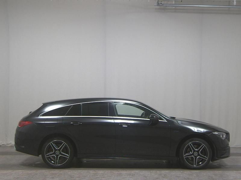 Schwarz Gebraucht 2020 Mercedes CLA250e Shooting Brake AMG line Kombi | 20.980 € (Fairer Preis) - Bild 1/4