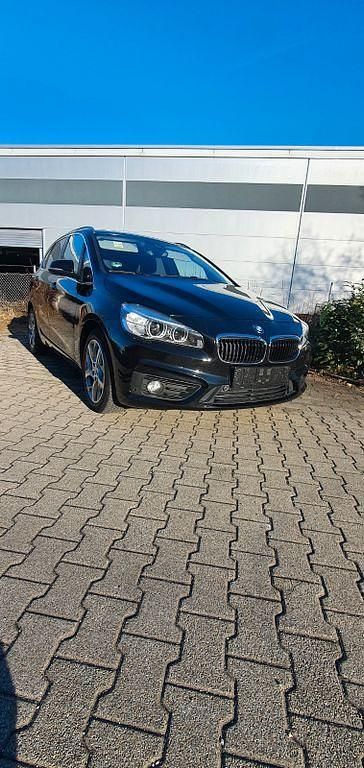 Schwarz Gebraucht 2016 BMW 218 Active Tourer Luxury Line Van / Kleinbus | 11.600 € (Guter Preis) - Bild 1/4