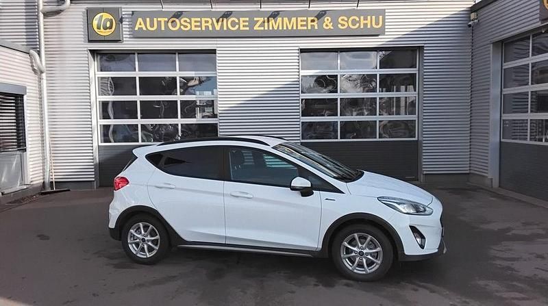 Weiß Gebraucht 2019 Ford Fiesta Active Limousine | 12.900 € (Fairer Preis) - Bild 1/4
