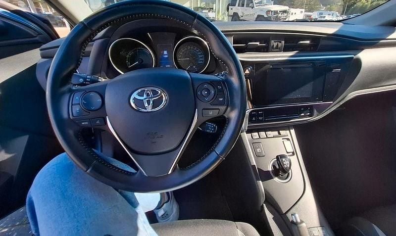 Gebraucht Toyota Auris Hybrid Edition-S 136 PS (100 kW) 2016 Blau Limousine