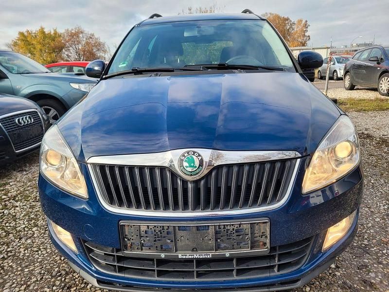 Blau Gebraucht 2011 Skoda Roomster Plus Edition Van / Kleinbus | 4.399 € (Fairer Preis) - Bild 1/4
