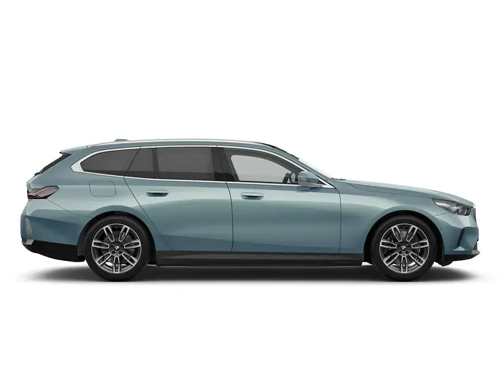 Gebraucht BMW i5 M Sport 250 kW (340 PS) 2025 Gruen Kombi