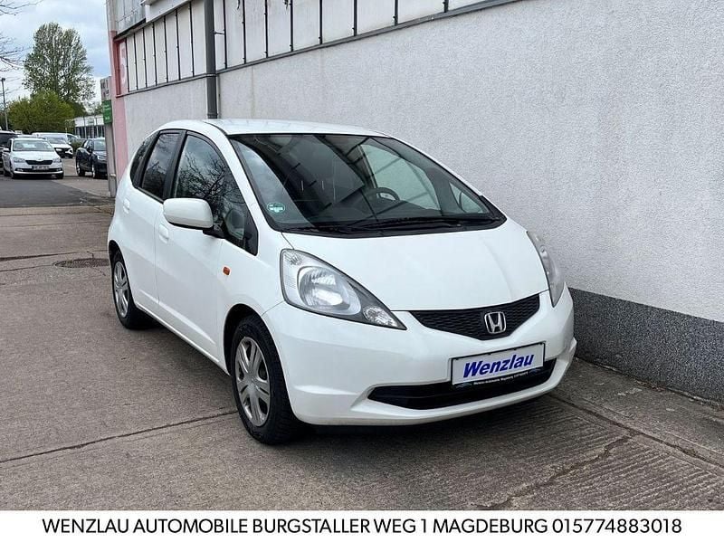 Weiß Gebraucht 2010 Honda Jazz Kleinwagen | 2.950 € (Guter Preis) - Bild 1/4