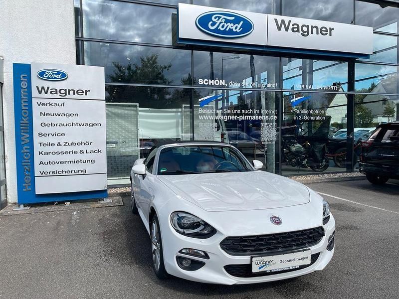 Weiß Gebraucht 2018 Fiat 124 Spider Cabrio | 20.930 € (Fairer Preis) - Bild 1/4