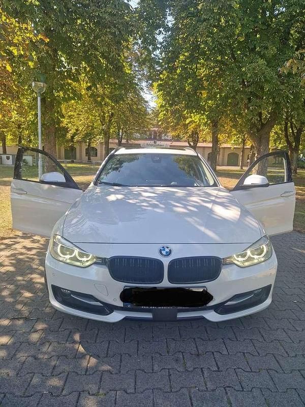 Weiß Gebraucht 2013 BMW 320 M Performance Kombi | 15.500 € (Teuer) - Bild 1/4