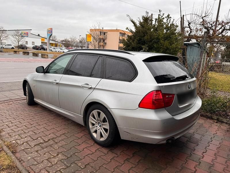 Gebraucht BMW 320 170 PS (125 kW) 2010 Silber Kombi