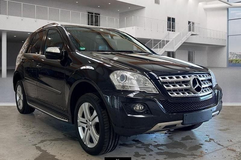 Second-hand Mercedes ML280 190 CP (139 kW) 2009 Negru SUV