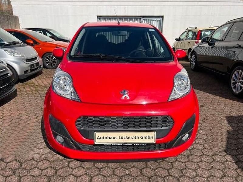 Gebraucht Peugeot 107 Active 68 PS (50 kW) 2012 Rot uni Kleinwagen