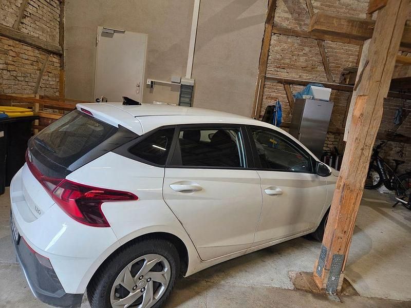 Gebraucht Hyundai i20 Select 79 PS (58 kW) 2025 Weiß Kleinwagen
