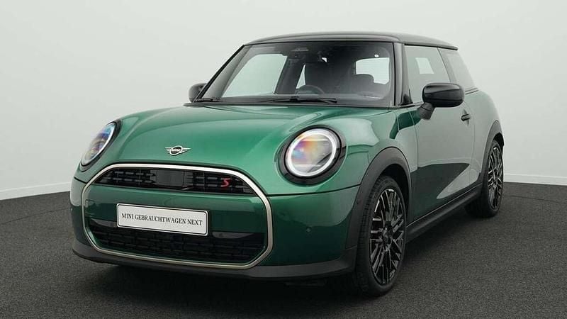 Grün Gebraucht 2024 Mini Cooper S Favoured Kleinwagen | 28.516 € (Superpreis) - Bild 1/4