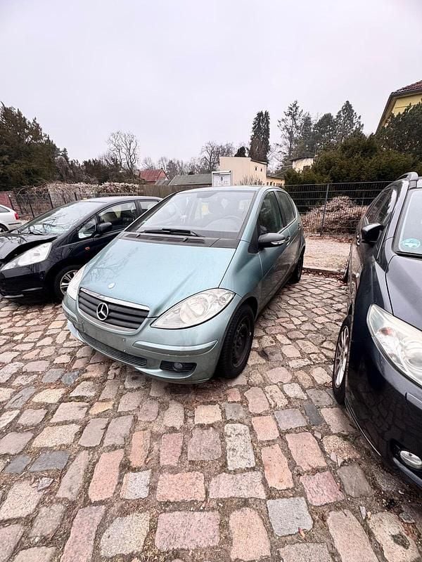 Grün Gebraucht 2006 Mercedes A180 Kleinwagen | 1.500 € (Fairer Preis) - Bild 1/4