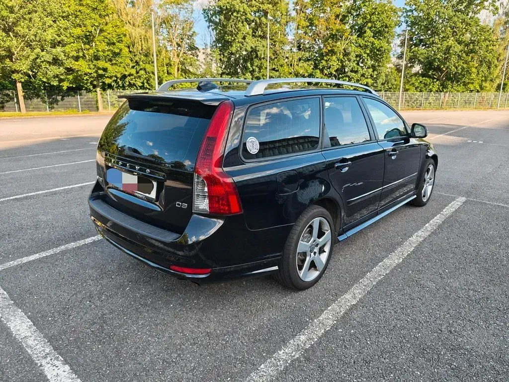 Gebraucht Volvo V50 R-Design 150 PS (110 kW) 2011 Schwarz Kombi