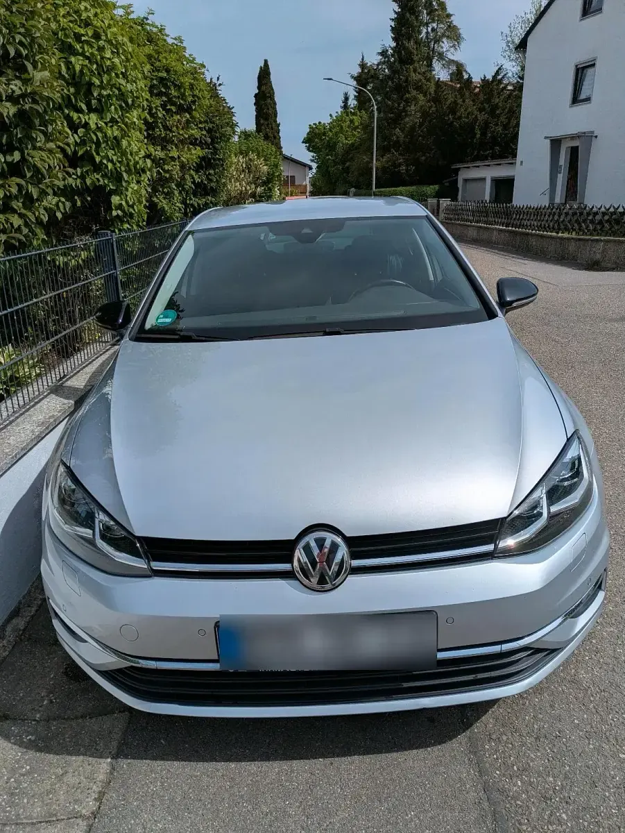 Second-hand VW Golf VII IQ Drive 116 CP (85 kW) 2020 Argintiu Berlinǎ
