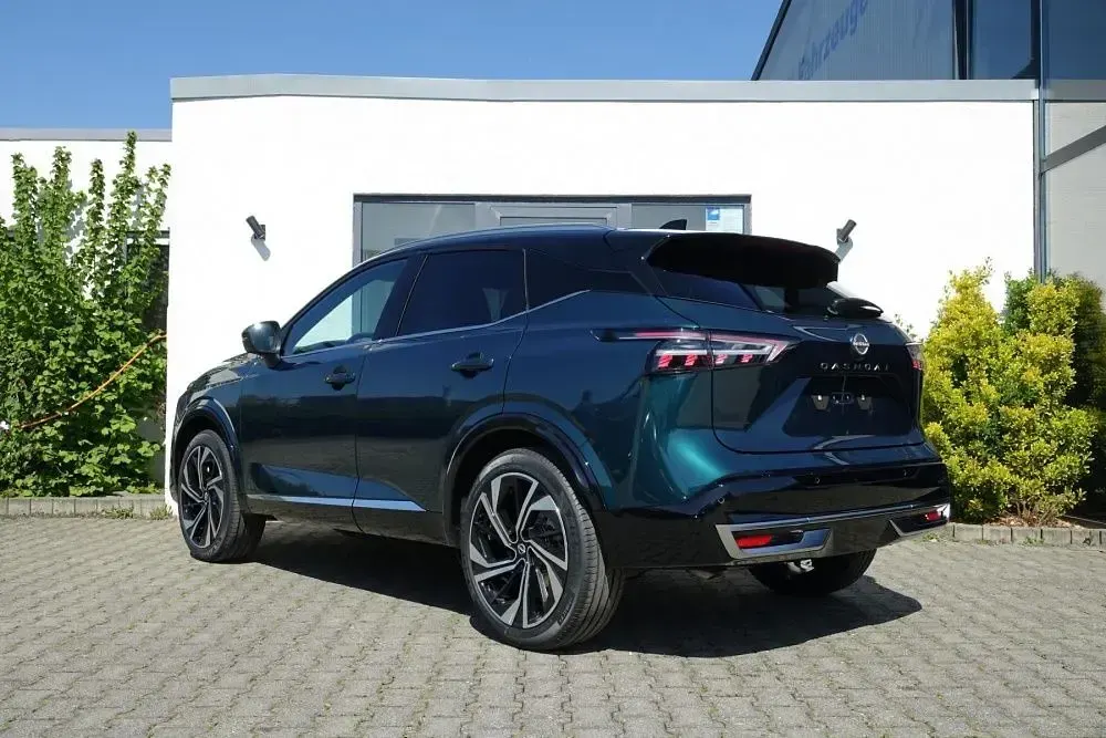 Neu Nissan Qashqai Tekna+ 158 PS (116 kW) 2026 Grün SUV