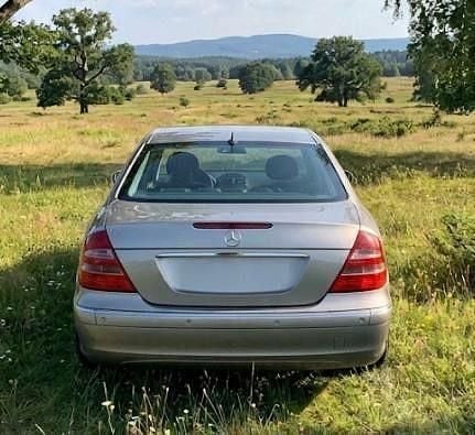 Używany Mercedes E320 Elegance 224 KM (164 kW) 2004 Srebrny Sedan/Limuzyna