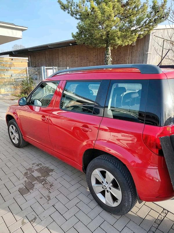 Gebraucht Skoda Yeti 105 PS (77 kW) 2014 Rot SUV