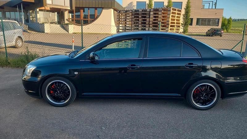 Schwarz Gebraucht 2005 Toyota Avensis Limousine | 4.300 € - Bild 1/4