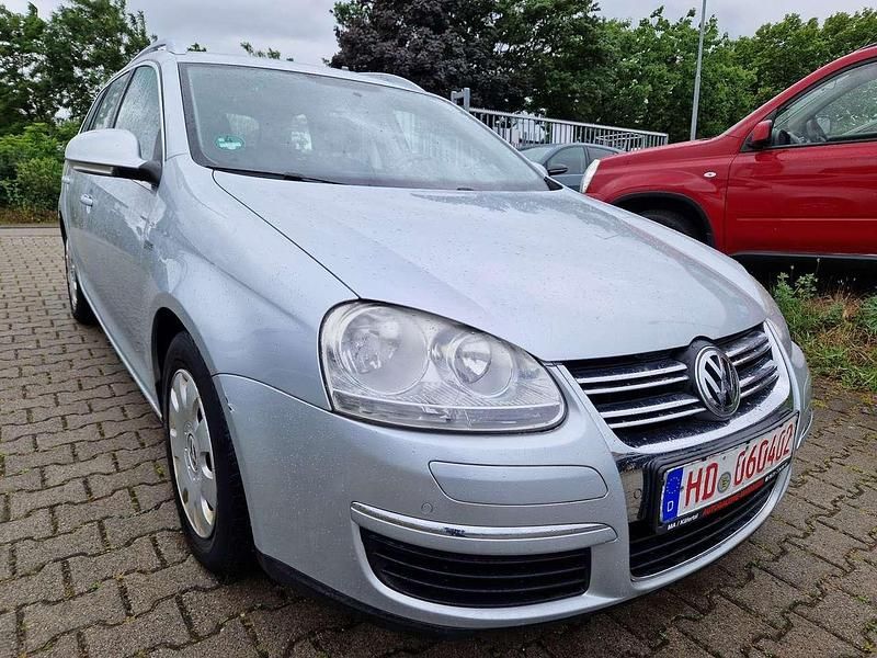 Gebraucht VW Golf V Comfortline 122 PS (89 kW) 2009 Reflexsilber metallic Kombi