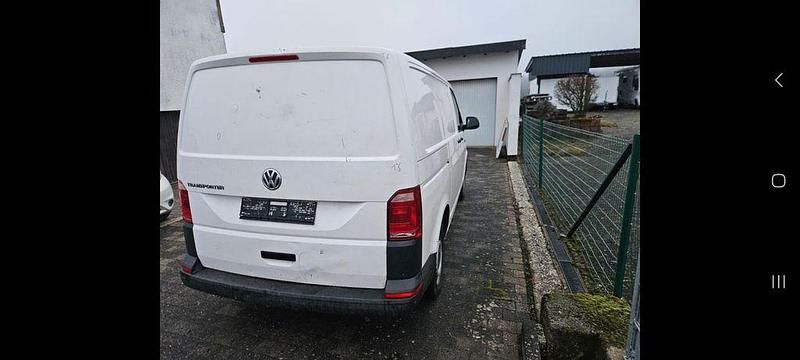 Gebraucht VW Transporter 102 PS (75 kW) 2019 Weiß Van