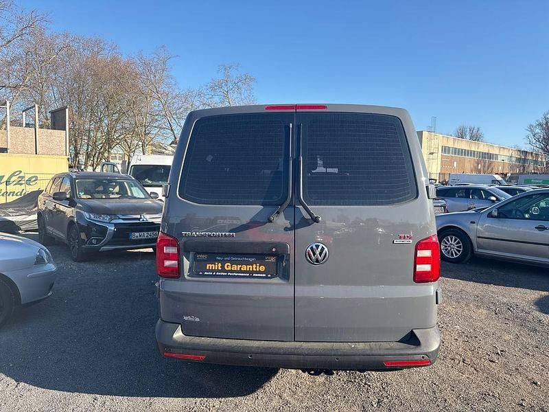 Gebraucht VW Transporter 204 PS (150 kW) 2016 Grau Van