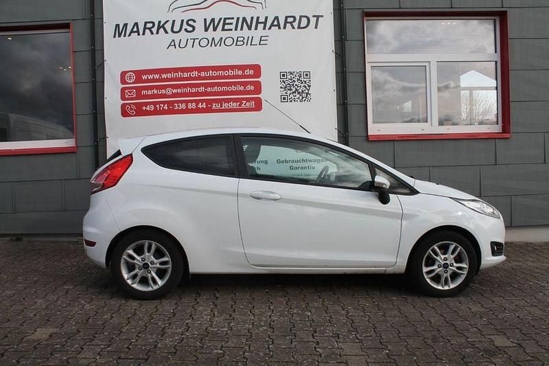 Gebraucht Ford Fiesta SYNC Edition 101 PS (74 kW) 2017 Weiß Limousine