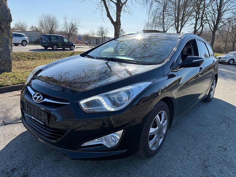 Gebraucht Hyundai i40 Edition 135 PS (99 kW) 2012 Schwarz Kombi